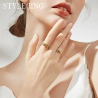 Сиреневое безразмерное кольцо, стиль