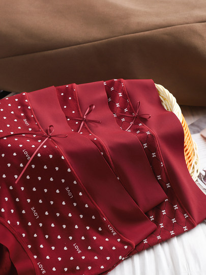 Red Zodiac Year Underwear for Women, Modal Antibacterial Shorts, Mid-Waist Breathable and Comfortable Seamless Briefs for Girls in the Year of the Horse