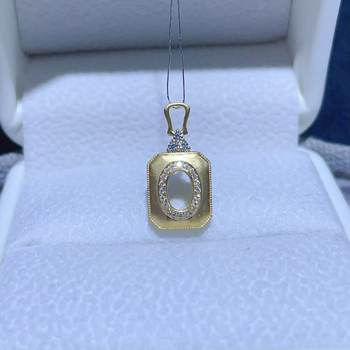 18k gold sandblasted pendant with moissanite