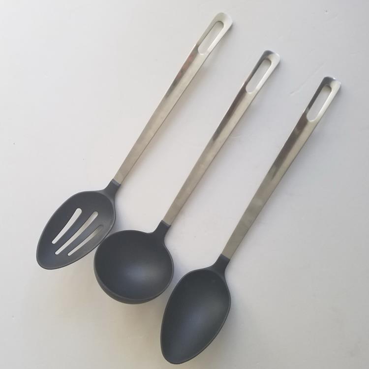 British upscale unhurt not to be covered with pan coated food Nylon spoon for leaking spoon Spoon Salad Spoon Egg Clear Separation Spoon
