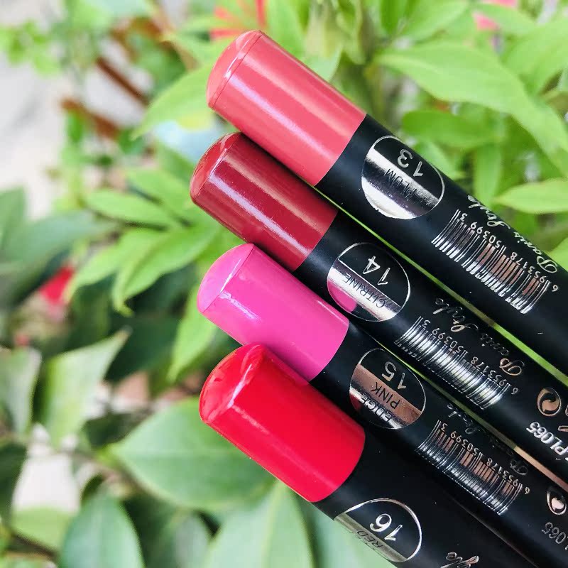 Smile Lip M Lip Pen Eye and Lip Pen Matte Smooth và Sleek Màu sắc tốt Son môi Lip Line Painted Pattern Open Corner - Bút chì môi / môi lót 	son bút chì của đức
