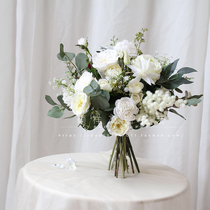 Simulation rose bouquet Mori bride holding flower artificial flower decoration decoration travel photography props ornaments