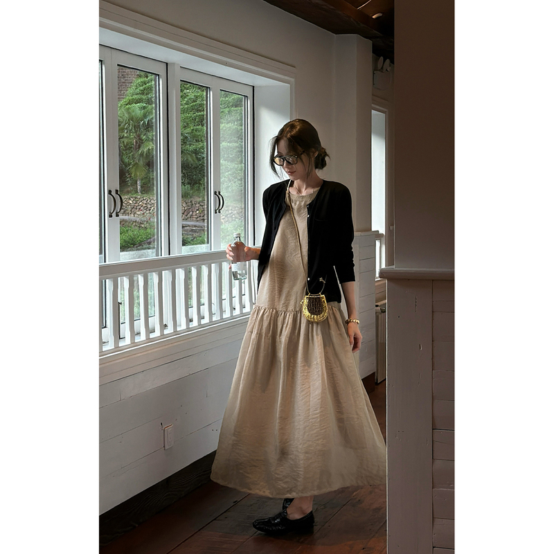 D Yangjun's'Misty Morning Veil' Is Perfect for Taking Photos on Outings! High-Fashion Sleeveless Tank Dress Long Skirt D Yangjun's'Misty Morning Veil' Is Perfect for Taking Photos on Outings! High-Fashion Sleeveless Tank Dress Long Skirt