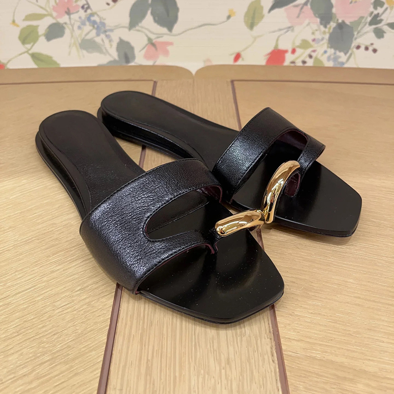 Perforated Slippers, Fashion Sandals, Women's Shoes, New Design, Open-Toe Flat-Soled Metal Buckle Split-Toe Slip-On Sandals