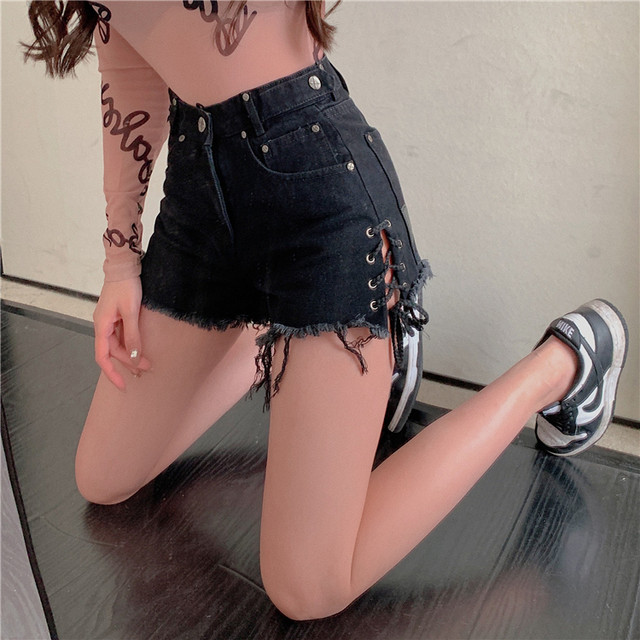 ຮູບແບບດຽວກັນກັບສະເຫຼີມສະຫຼອງອິນເຕີເນັດ ins sexy black cross flower denim shorts for women summer plus size fat mm slimming A-line hot pants