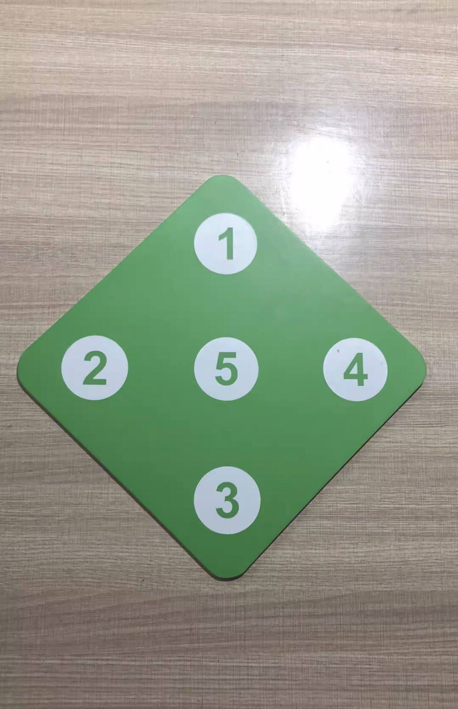 Электрическая рапира 击剑训练剑靶挂墙墙靶家用家庭训练壁挂五孔耐刺耐磨皮不易破损 Far from positive