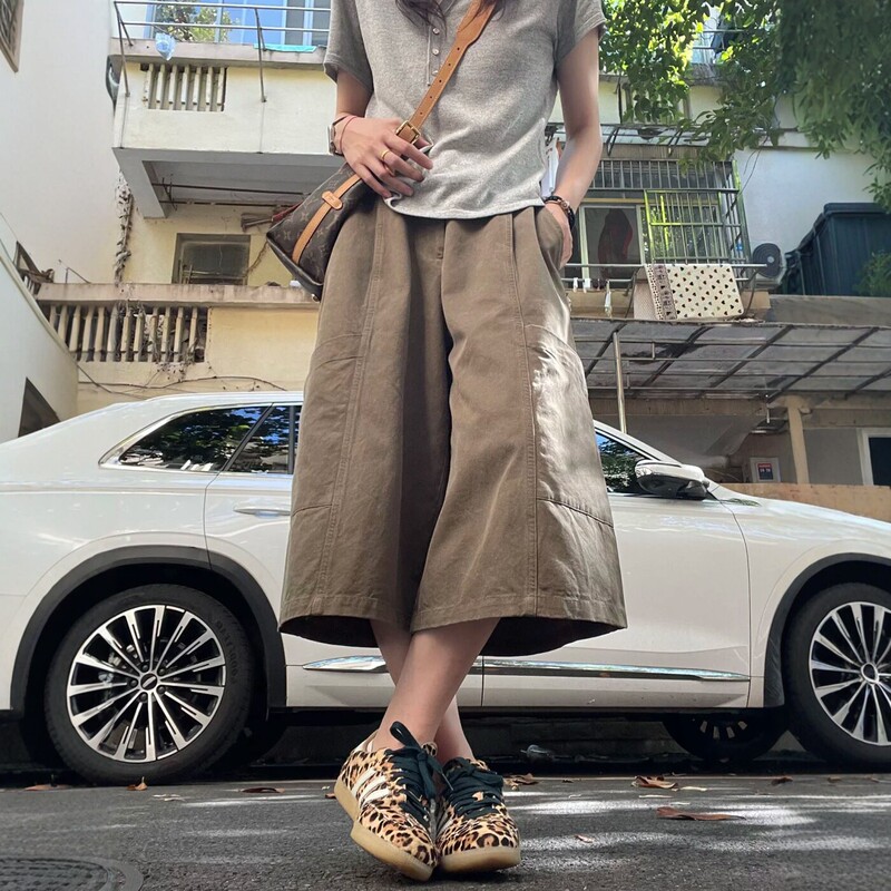 This Year's Trendy Cropped Wide-Leg Cargo Pants for Women, Summer Thin Style, Plus Size, High-Waisted, Loose, Slimming, Casual Pants This Year's Trendy Cropped Wide-Leg Cargo Pants for Women, Summer Thin Style, Plus Size, High-Waisted, Loose, Slimming, Casual Pants