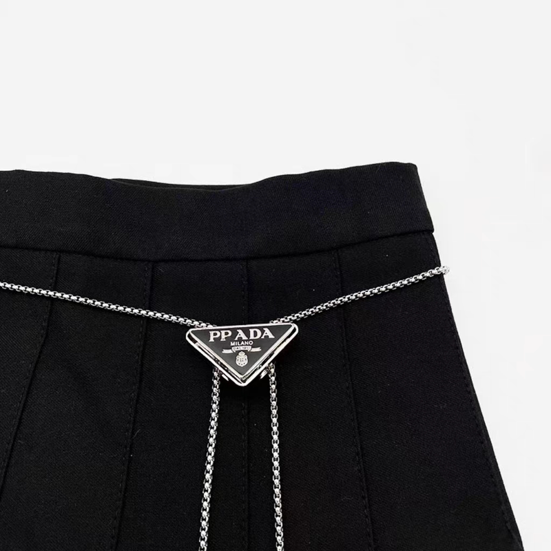 European and American Style Letter P Inverted Triangle Titanium Steel Chain Necklaces and Waist Chains Are Versatile and Trendy, Freely Adjustable for Dresses and Jackets