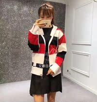 (Aina Ridai) Thom Browne20 spring and summer sweaters men and women with the same color strip hooded cardigan
