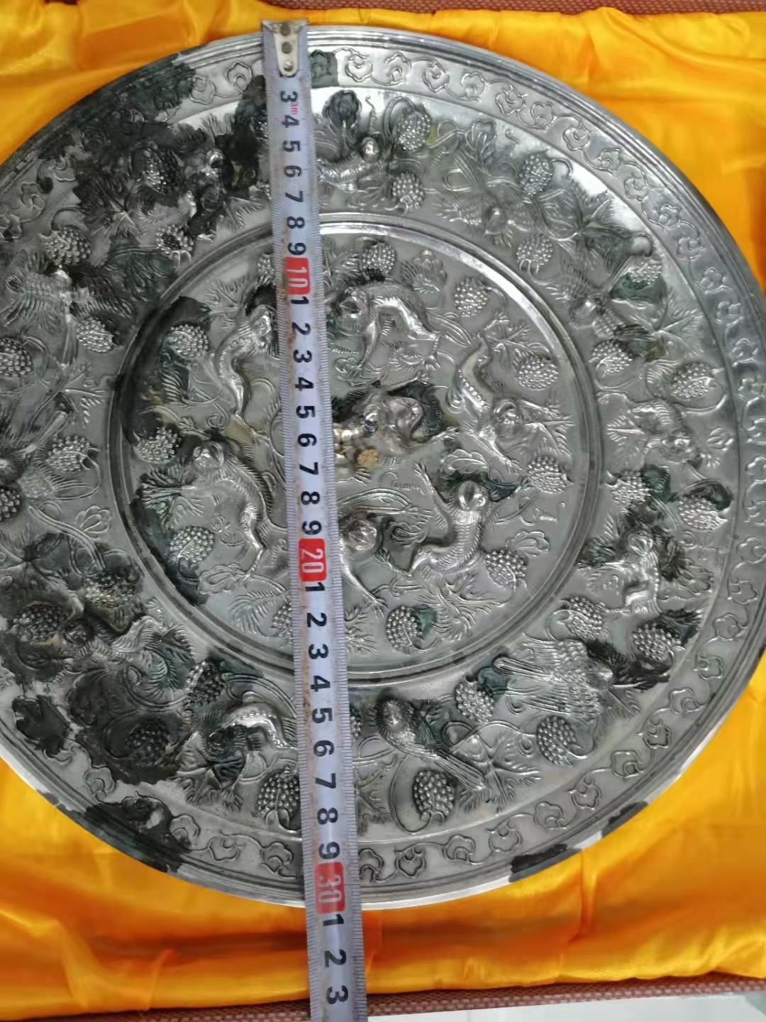 Antique bronze ware Tang Dynasty Sea beast Grape Mirror High Tin with light rust Traces Into Bone Pendulum Pieces Antique Collection Canon