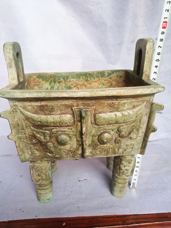 Imitation ancient bronzes high tin nameplate Tripod Water Pit light leather workout fine and antique ancient play 