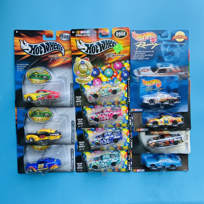 Hot Wheels Nascar M&M's 1/64 Alloy Model Car Culture Iron Man Big 76