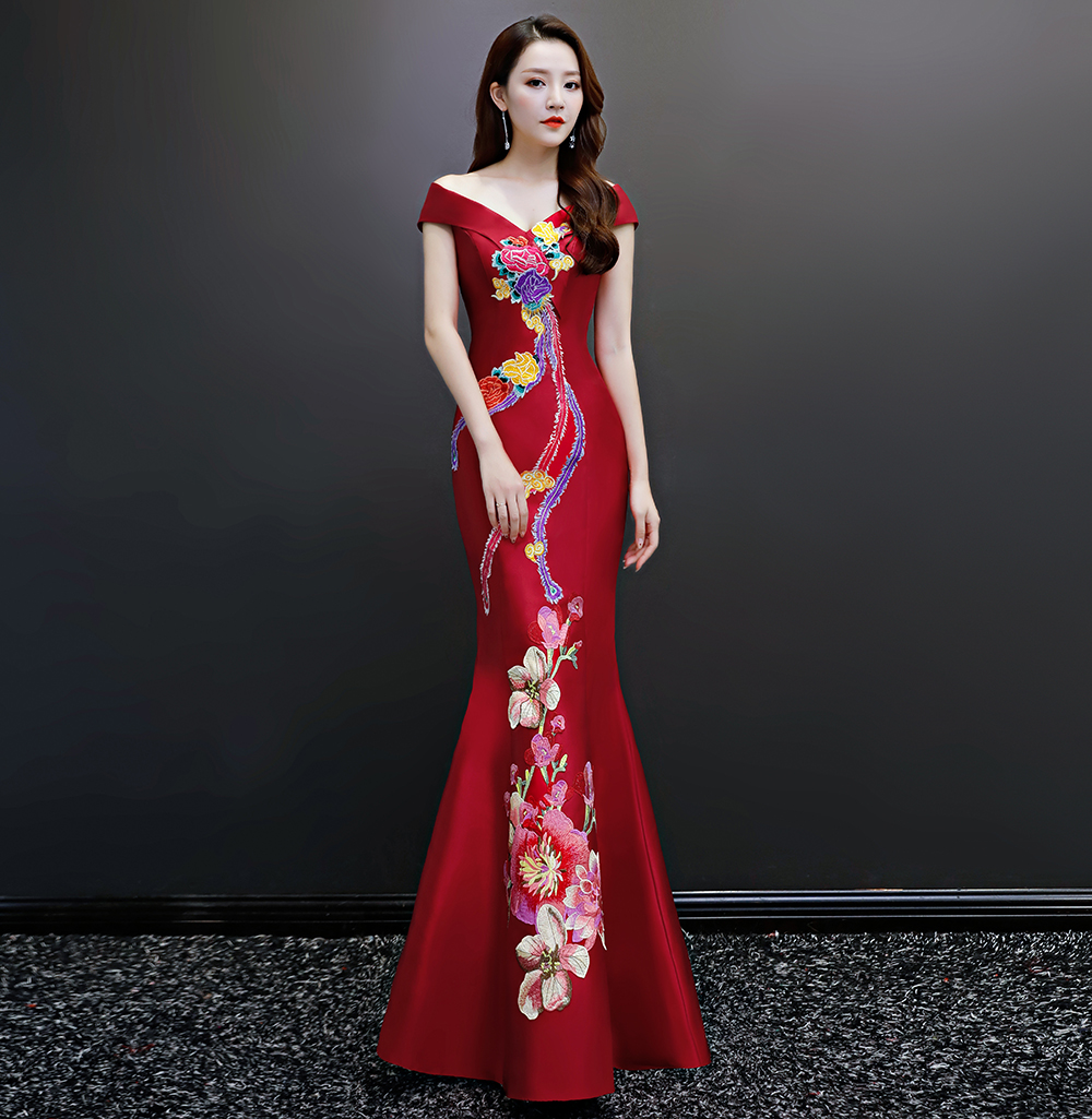 Long wedding dress for bride, burgundy suit, 12 years, open shoulders, Chinese style, with embroidery, for catwalk Long wedding dress for bride, burgundy suit, 12 years, open shoulders, Chinese style, with embroidery, for catwalk
