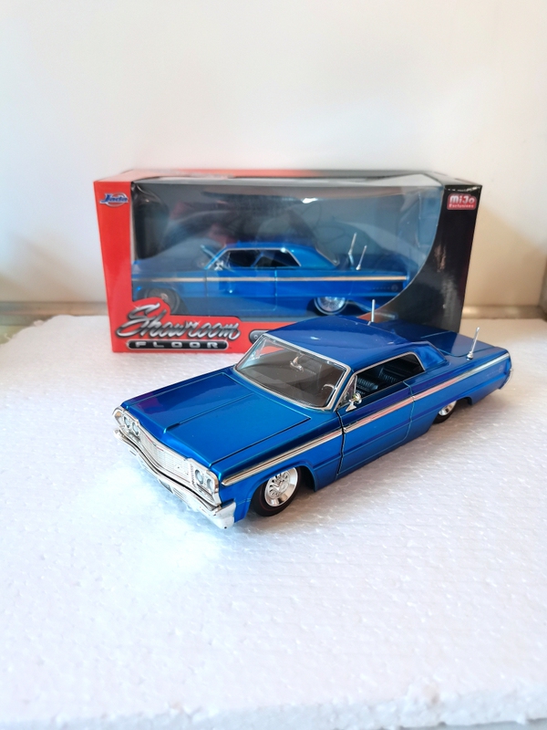 Jada 1:24 Chevrolet Impala 1964 Chevy Impala Alloy Car Model Ornament
