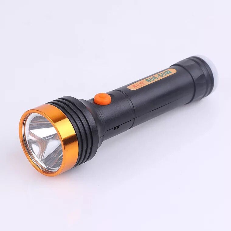 Đèn pin sạc pin wei 806 sáng chói dài sạc LED ngoài trời đèn pin cầm tay đèn pin đèn pin
