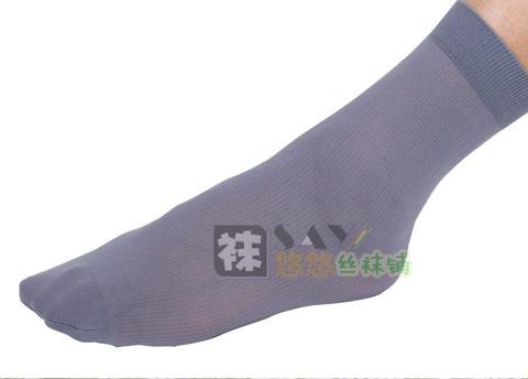 XL bốn mùa vớ tre sợi than vớ thể thao nam vớ cotton kinh doanh vớ mỏng chống mùi trong ống vớ đen và trắng tất trắng cao cổ