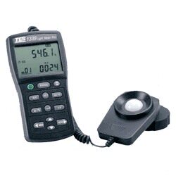 Taiwan Thai TES1339 level light meter illuminance meter photometer luminance meter high-precision illuminance meter