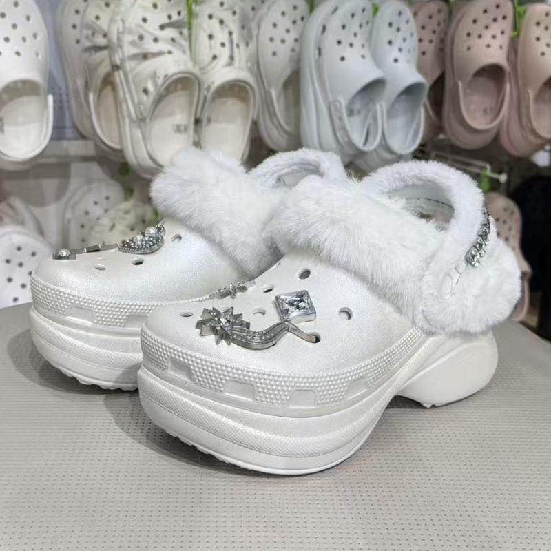 Crocs Women's Clogs, Crocs Whale Radiant Winter Style, Thick-Soled Warm Cotton and Fleece Slippers 214743