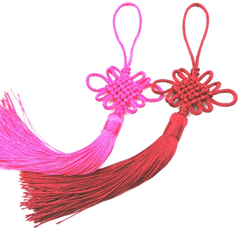 Шесть тарелок из двенадцати узлов устанавливают китайский узел.