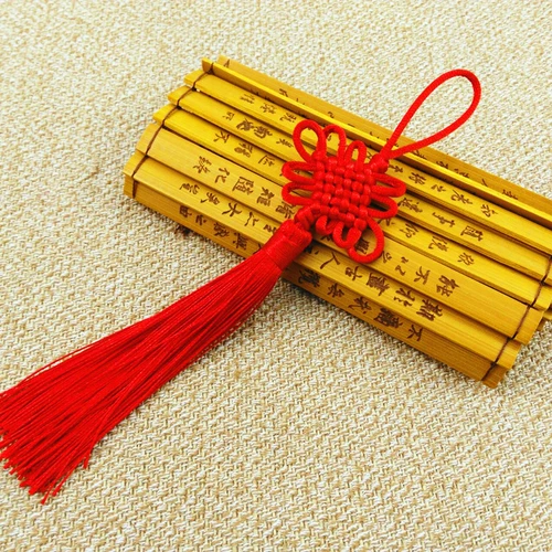 Шесть тарелок из двенадцати узлов устанавливают китайский узел.