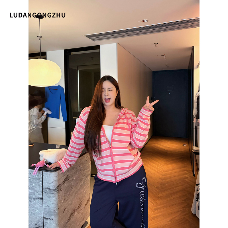 Braised Egg Princess 2026 New Autumn Plus-Size Striped Knit Hooded Cardigan Jacket for Women Braised Egg Princess 2026 New Autumn Plus-Size Striped Knit Hooded Cardigan Jacket for Women