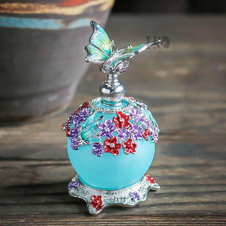 High-end handmade essential oil bottle Embroidery color material sub-bottling Perfume bottle Frosted glass collection vintage empty bottle