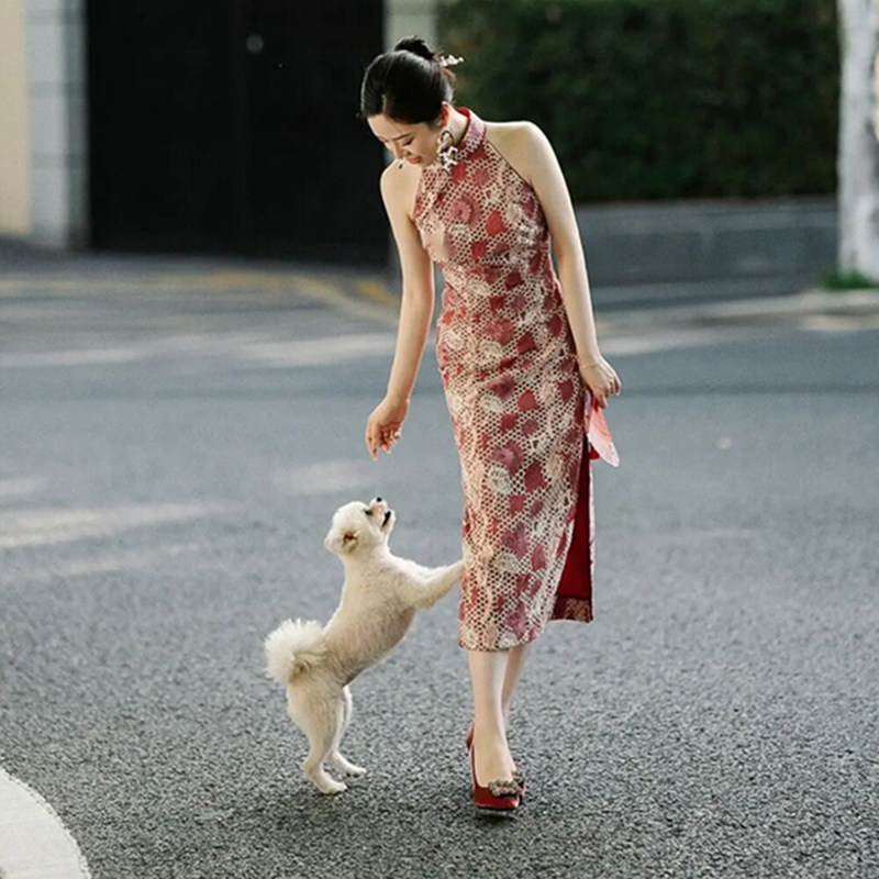 Improved cheongsam skirt women's Republic of China style red slim dress bride Hong Kong style hollowed out advanced morning gown