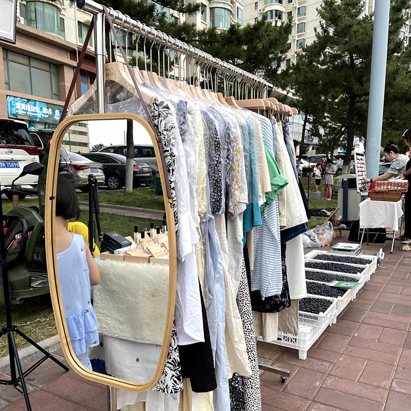 Household half-length mirror small floor-to-ceiling wall-mounted net red mobile portable outdoor portable selfie stall management mirror