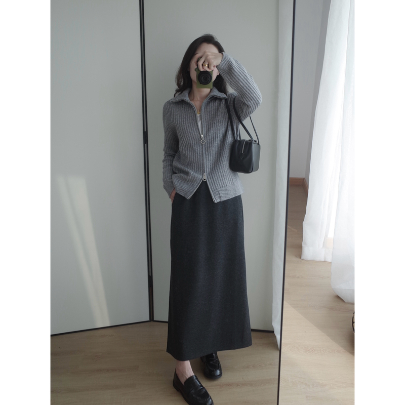 Cloud-Soft Acetate Wool Fabric! Slimming Design with Offset Side Seams on the Upper and Lower Parts. Elastic High-Waisted Straight-Cut Midi Skirt for Women Cloud-Soft Acetate Wool Fabric! Slimming Design with Offset Side Seams on the Upper and Lower Parts. Elastic High-Waisted Straight-Cut Midi Skirt for Women