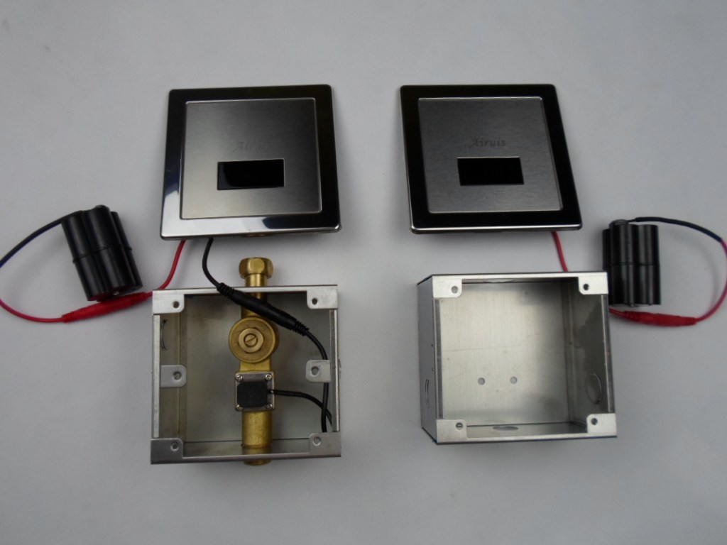 Fully automatic pair of radio infrared shower pool gangway forcing shower sensor human body induction flushing valve