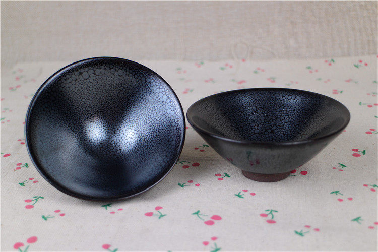 During the Cultural Revolution, the glaze bowl of glaze bowl of Boshan Rainbo point glaze kiln turned north oil droplets