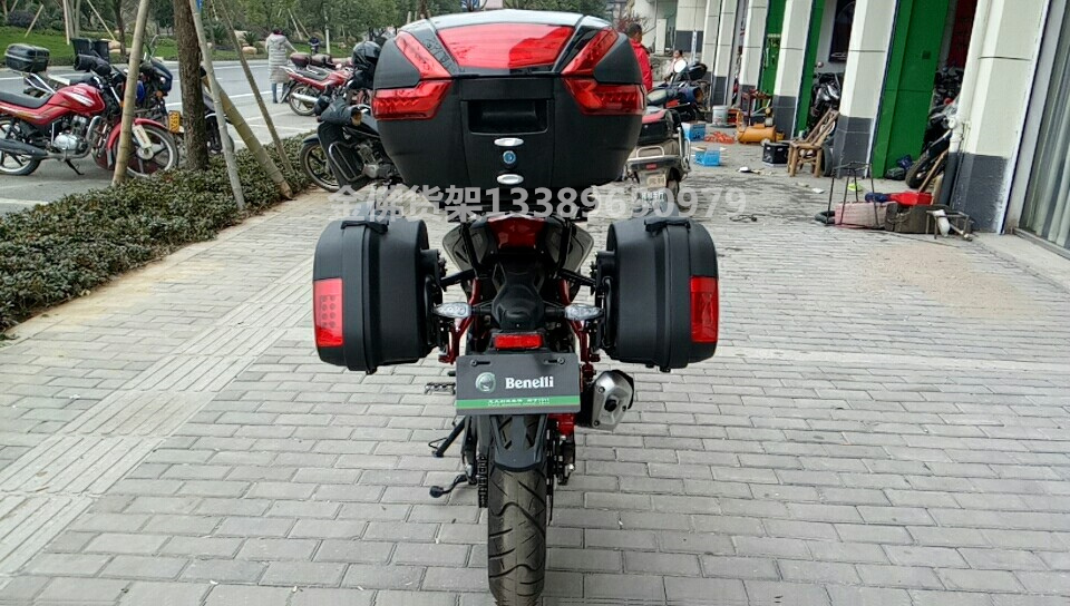Benelli Red Baolong TNT150 hộp bên Hộp bên đỏ Ba Long 150 thân sau Hộp đuôi sau móc áo phía sau - Xe gắn máy phía sau hộp cốp đựng đồ xe máy