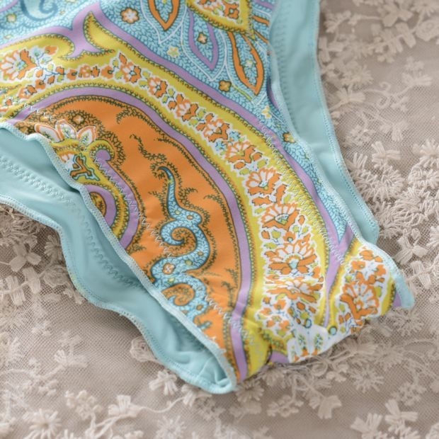 Ý cao cấp nổi tiếng của phụ nữ thời trang quần bơi retro bikini suối nước nóng với quần bơi tam giác chia bo bikini