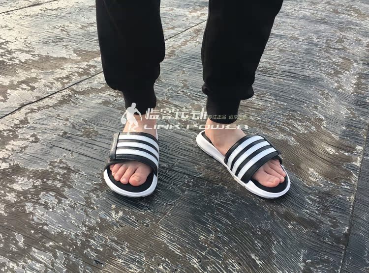 Adidas Superstar 5 Gam màu đen và trắng Velcro người đàn ông đệm thể thao giản dị dép đi trong nhà AC8325 dép adidas