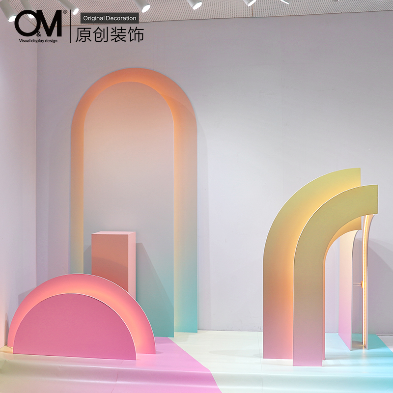 OM Decoration Mesh Red Gradual Layer Color Luminous Beauty Chen Scene Arrangement Children's Clothing Shop Window Props Children Display Swing Pieces