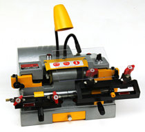  Precision key cutting machine 903DGS Precision multi-function double-head horizontal manual feed key cutting machine