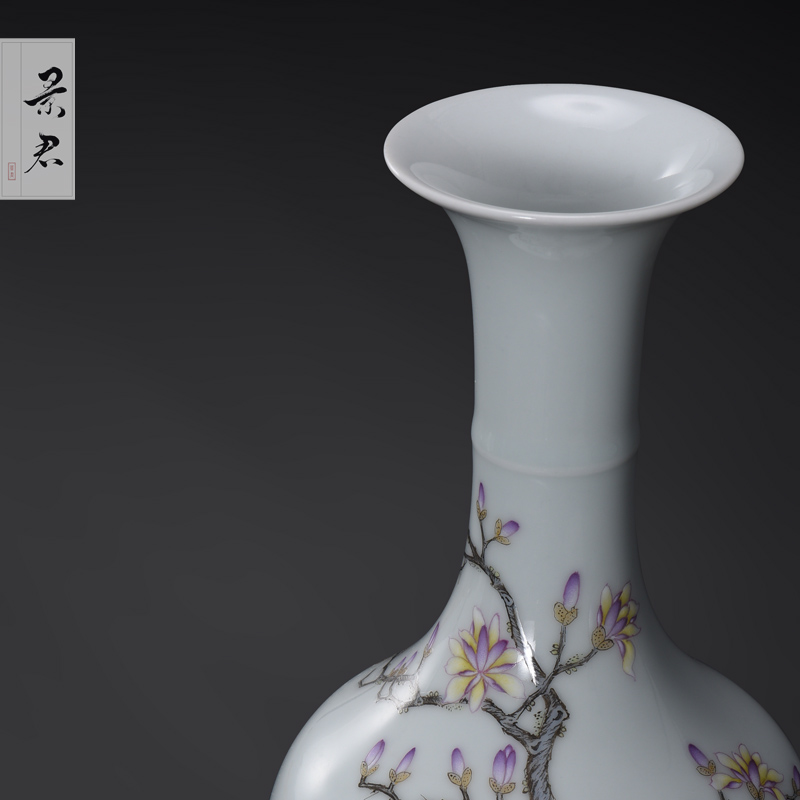 Jingdezhen ceramics by hand China wind restoring ancient ways is the sitting room flower vase furnishing articles of Chinese style decoration decoration process