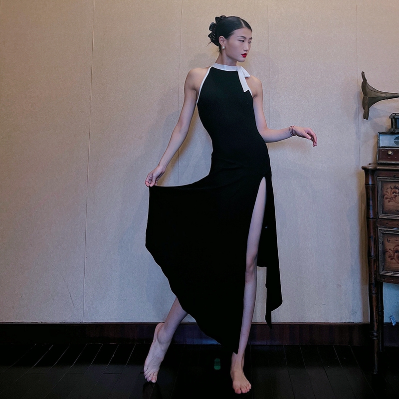 Wyz Solid Color French-Style Dress with Black and White Contrasting Colors, High-End Feel, Slimming, with Built-In Chest Pads, Sleeveless, Elegant Long Dress