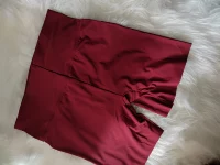 Бордовые леггинсы