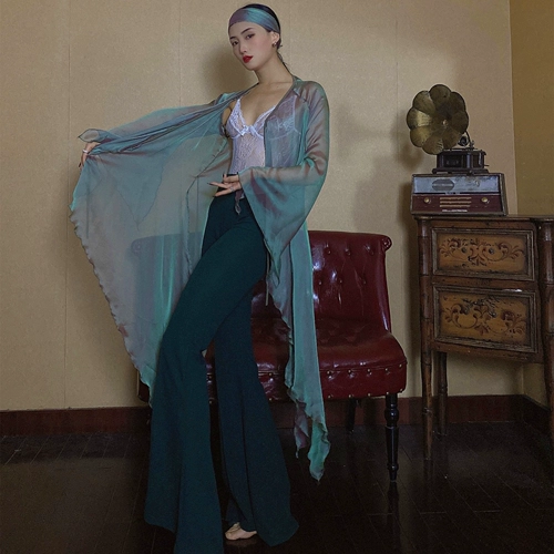 Wyz, покрывающий Qingpingle Древний стиль сэр китайский штормовый спектакль Green Snake Притворяется национальная сцену.