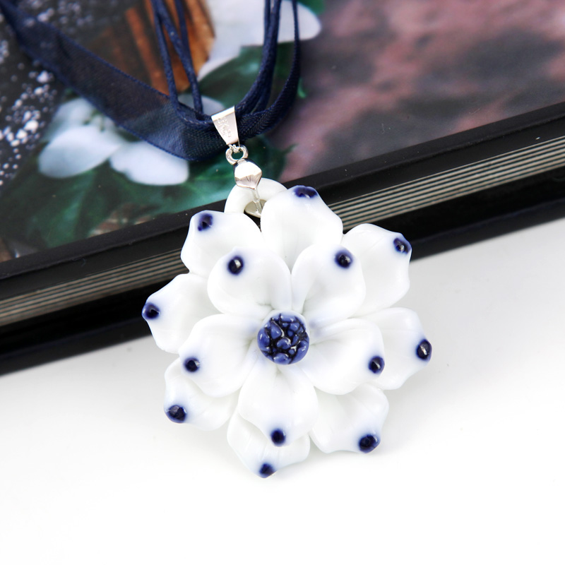 QingGe jingdezhen ceramic necklace manually national wind boxing street source of blue and white porcelain necklace lover