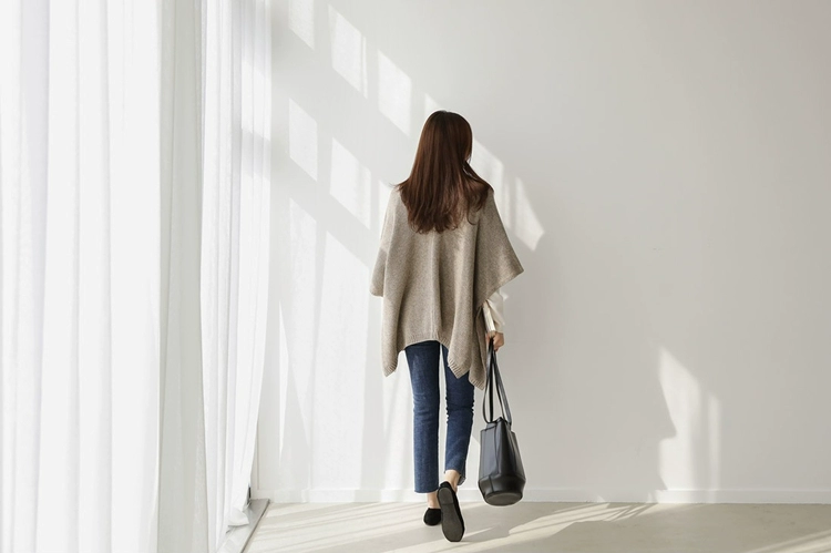 Mùa xuân 2018 mới của phụ nữ đan áo len trong đoạn dài áo choàng len kiểu áo choàng hoang dã nữ mùa thu và áo khoác mùa đông nữ áo len gile nữ