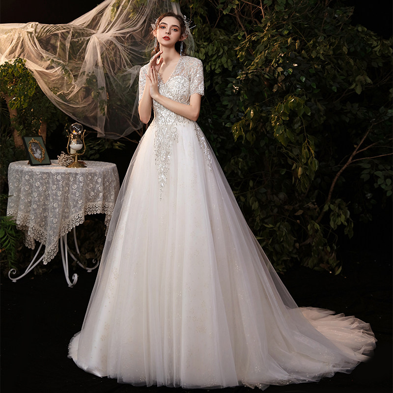 Light Wedding Dress 2021 New Bridal Sensuo Dream Super Fairy Tug Style Herben Little Guy Out of Yarn Temperament