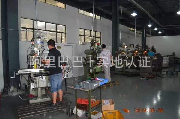 Tùy chỉnh 
            gia công tiện CNC các bộ phận phần cứng phụ kiện máy tiện tự động máy phay máy mài tùy chỉnh một mảnh không chuẩn