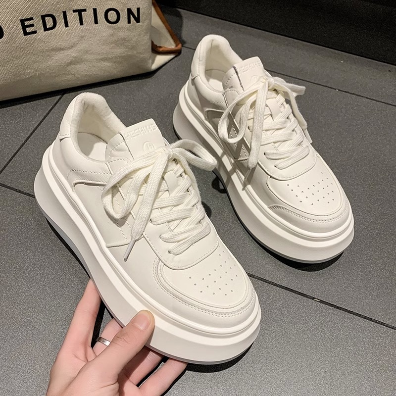 Small white heightening with small white shoes woman 2023 Korean version of the new wave thick bottom women's shoes 100 hitch sports board shoes-Taobao