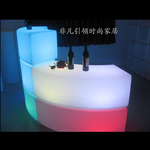 Quảng cáo led nhẹ sofa cong phân ngoài trời bàn ghế nội thất dạ quang KTV cà phê kết hợp bàn ghế - Giải trí / Bar / KTV