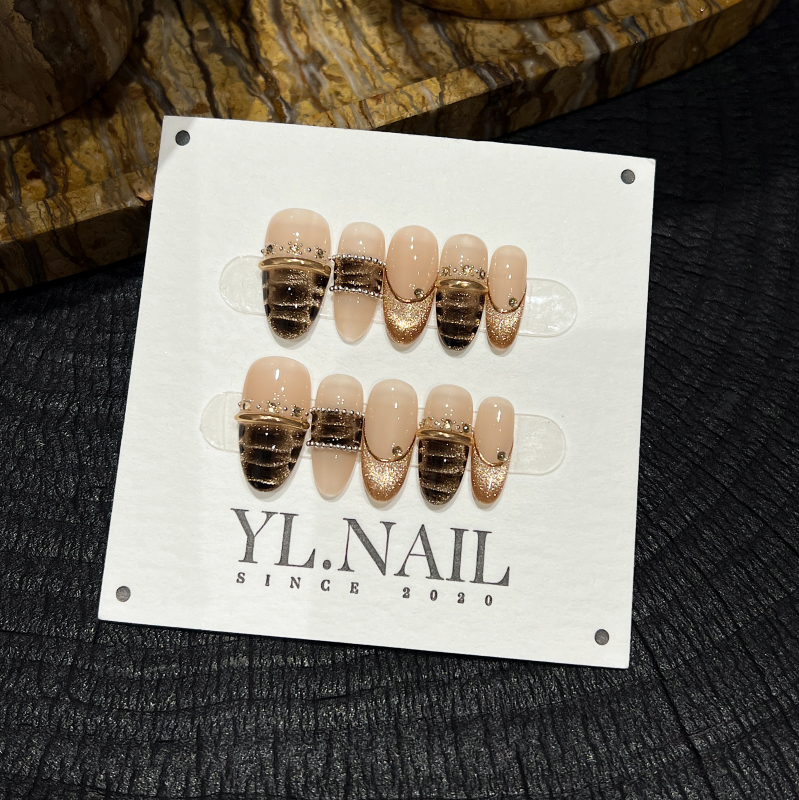 【Yl.Nail Slavic Church】Handmade Nail Tips ins Unique Autumn and Winter Crocodile Pattern French Wearable Nails 【Yl.Nail Slavic Church】Handmade Nail Tips ins Unique Autumn and Winter Crocodile Pattern French Wearable Nails