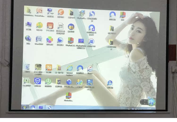 Máy chiếu gia đình thương mại HD EB-84 cổ điển 3LCD