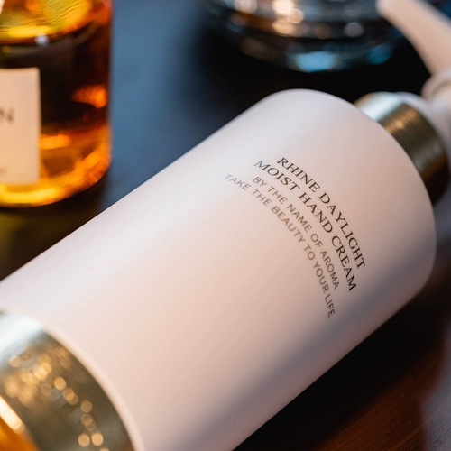 Парфюмированный увлажняющий отбеливающий вместительный и большой крем для рук