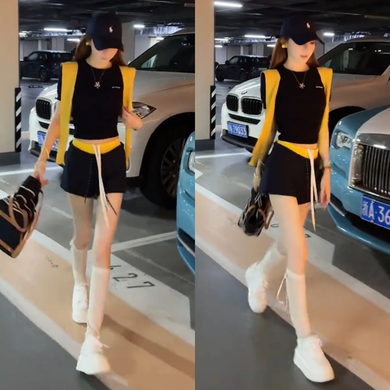 Cool and Stylish Outfit Set for Women, New Summer Model, Elegant Slim-Fit Short-Sleeve Top, Shawl, and Shorts Fashion Three-Piece Set